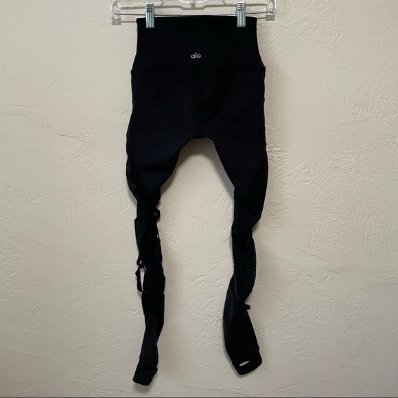 alo High Waist Wrapped Stirrup Leggings in Black - - Picture 5 of 14